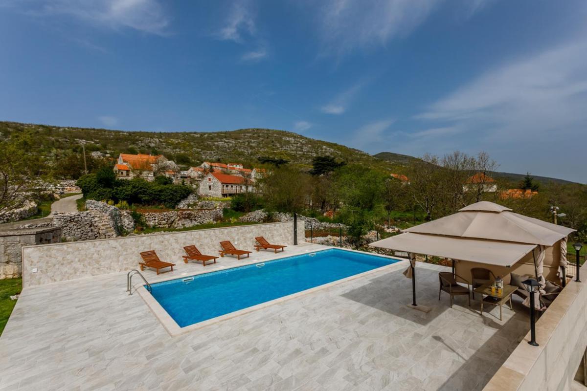 Villa Jozini Dvori Krstatice 外观 照片