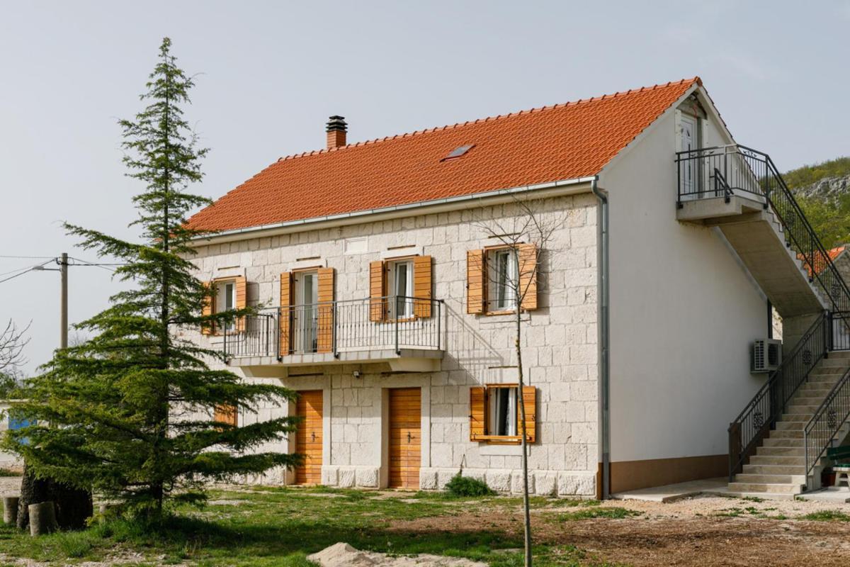 Villa Jozini Dvori Krstatice 外观 照片